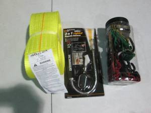 lot 128 image: 4in x 30ft heavy duty tow strap wit...
