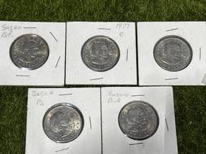 lot 36 image: Lot of 5 Susan B. Anthony Dollars
