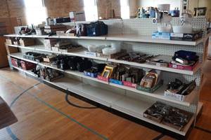lot 23 image: 40 Linear Feet of Retail Gondola Shelving