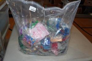 lot 37 image: Burger King Kids Meal Toys - 7 Lbs - Anastasia, Star Wars