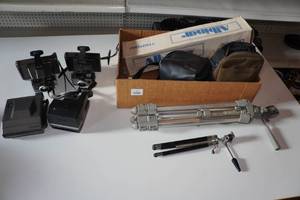 lot 75 image: Vintage Polaroid Cameras and Tripods