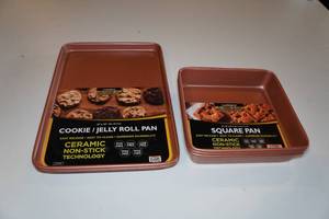 lot 98 image: CasaWare Ceramic Non-Stick Baking Pans