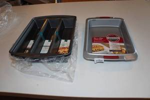 lot 131 image: Farberware 9 x 13 Cake Pan, Chicago Metallic Lasagna Trio Pan