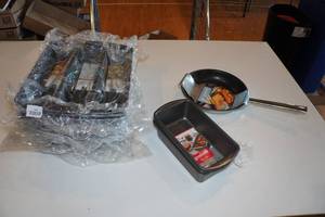 lot 106 image: Goodcook Skillet and Bread Pans, Chicago Metallic Lasagna Trio Pans
