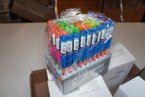 lot 100 image: 200 Rainbow Gel Pens