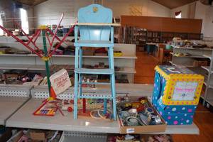 lot 125 image: Antique Baby Doll Accessories and Toys