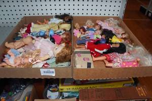 lot 126 image: Assorted Baby Dolls