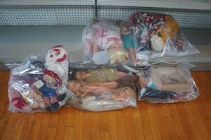 lot 142 image: Vintage Dolls - Raggedy Ann, Porcelain