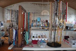 lot 147 image: Costume Jewelry - Necklaces, Pendants - on Display Racks