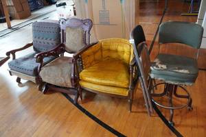 lot 237 image: Antique Chairs - 1940s Machinist Stool