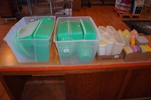 lot 571 image: Assorted Vintage Tupperware - Bins, Bowls, Pitchers