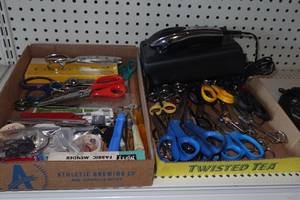 lot 190 image: Large Assortment of Scissors plus Hair Clippers
