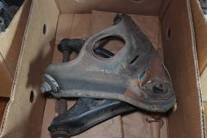 lot 209 image: GM Control Arms and Timing Chain