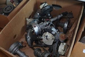 lot 210 image: Assorted Distributors