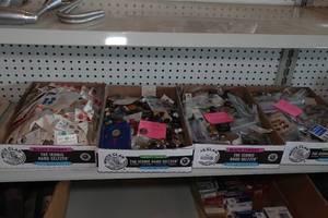 lot 202 image: Large Assortment of Buttons - 20 Lbs