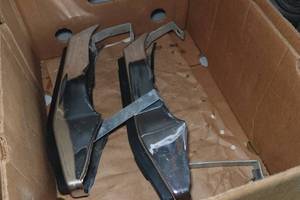 lot 212 image: 1996-98 Ford Bumper Pads
