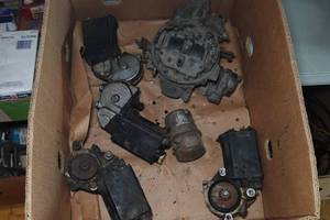 lot 217 image: Automotive Window Motors and Carburetor