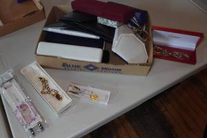 lot 170 image: Costume Jewelry - Rogers and Hollands Beaded Pieces