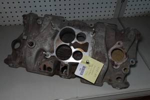 lot 259 image: Late 1970s Early 80s SBC Intake Manifold for 4 Barrel Carburetor
