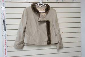 lot 3 image: Ladies Buddy Bates Fur Collar Jacket Size Small