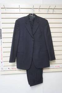 lot 7 image: Mens Dress Suit Chiavari Lanificio Galtes Made in Italy