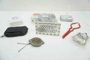 lot 31 image: Hardware and Accessories Lot