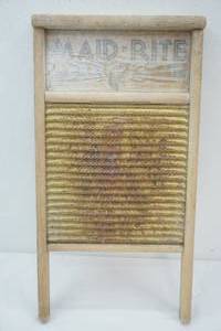 lot 36 image: Antique Washboard
