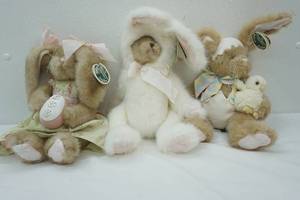 lot 50 image: The Bearington Collection Bunnies (3ct)