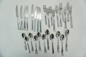 lot 64 image: Flatware Lot
