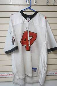 lot 67 image: Buckaneers Jersey #47 Lynch 2XL