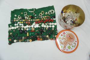 lot 81 image: Vintage Button Collection, Costume Jewelry, Gingerbread Man Round Tin