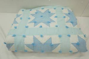lot 105 image: FullQueen Quilted Blanket