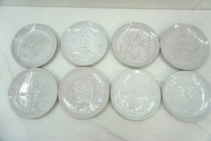 lot 141 image: Vintage Frankoma Pottery Collectible Christmas Plate Collection (1965-1977) 8.25