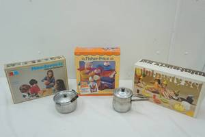 lot 143 image: Vintage Childrens DinnerwareCookware