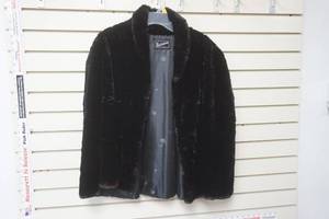 lot 168 image: Vintage Newmans Ladies Black Fur Cape- Excellent Condition.