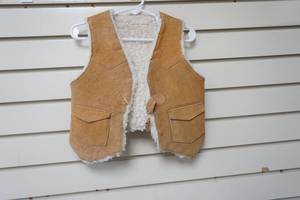 lot 173 image: Vintage Kids Suede and Sherpa Vest