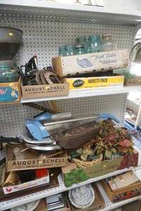 lot 179 image: Large Lot VintageAntique, Decor and More