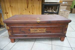 lot 190 image: Cedar Chest