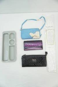lot 270 image: Ladies Billfolds & Gloves, Clutch Purse