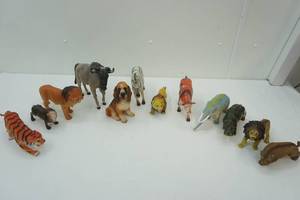 lot 271 image: Plastic Animals and Basket