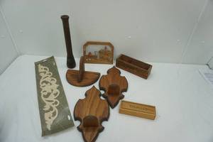 lot 213 image: Wooden Decor and Collectibles Lot