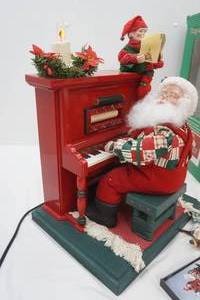 lot 219 image: Animated Sing-Along with Santa Cassette Player
