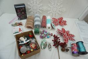 lot 247 image: Christmas Decor Lot