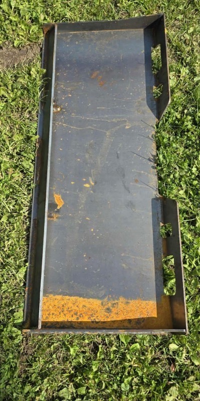 lot 4568 image: YINTATECH 14 Universal Quick Attach Mount Plate (QMP3-16-6T)