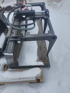 lot 6006X image: Future Mini skid steer bucket grapple XPG-44