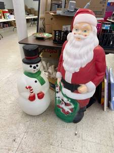 lot 3 image: Blow Molds - Santa & Snowman