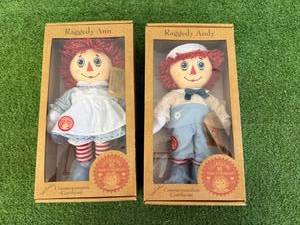 lot 6 image: Raggedy Ann & Andy