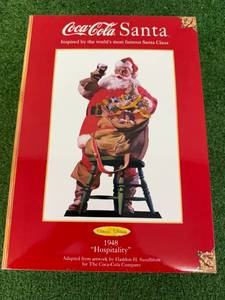 lot 15 image: Coca-Cola Santa Classic Edition 1948 Hospitality