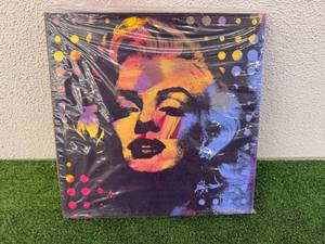 lot 41 image: Marilyn Monroe Artwork on Canvas by Gail Rodgers 17 x 17