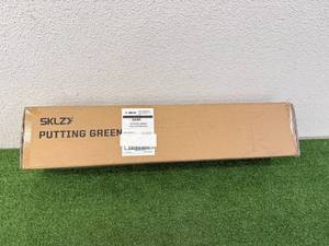 lot 43 image: New in Sealed Box Slkz Putting Green